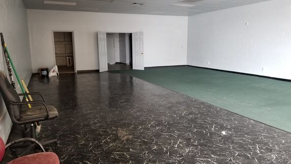 Cumberland Plaza: 100 Cumberland Plaza, Crossville, TN 38555